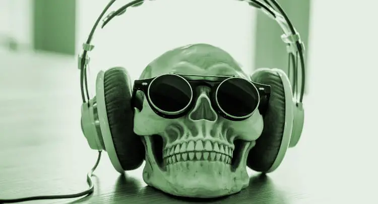 headphone on skull
